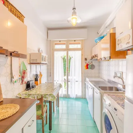 Real Italian Estate - Family With Garden Apartment